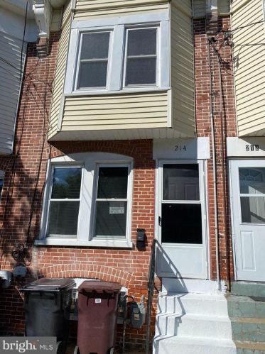 214 Stroud St, Wilmington, DE 19805-4844