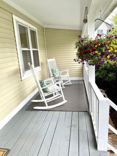 32 Cove Side Ln, Stonington, CT 06378-2902