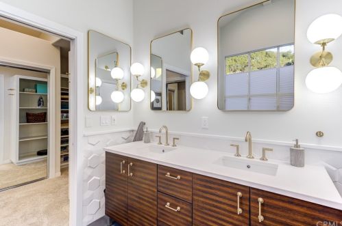 462 Mercedes Ln, Pismo Beach CA  93420-2658 exterior