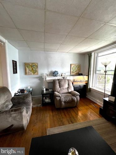 203 Penn St, Lees Cross Roads, PA 17257-1313