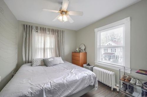 2 Riverside Dr, Airmont NY  10901-5703 exterior