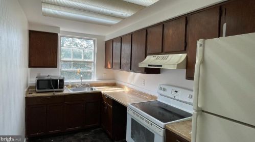 2921 Willston Pl, Falls Church, VA 22044-2856