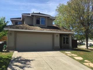 9324 Redwater Dr, Sacramento, CA 95843-5215