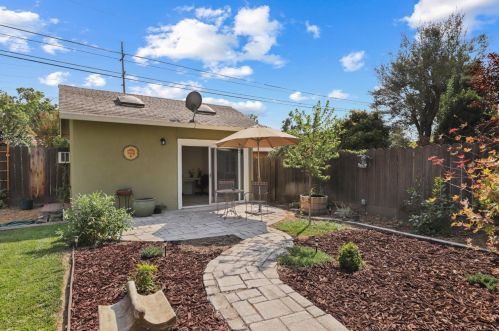 1308 Highland Dr, Modesto CA  95354-1548 exterior