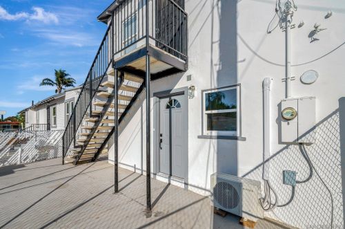 28 5 St, National City CA  91950-2357 exterior