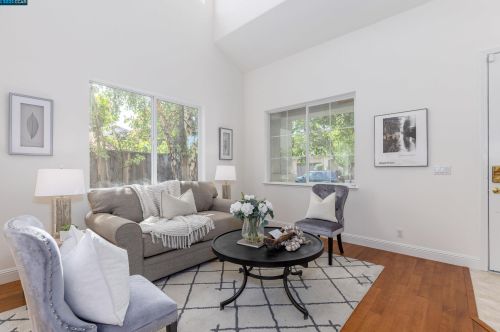 721 Buriat St, San Leandro, CA 94577-1571