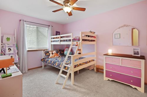 1849 Sunset Dr, Twin Lakes WI  53181-9249 exterior