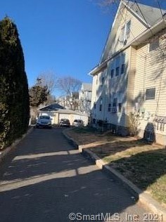 273 Wayne St, Bridgeport, CT 06606-4648