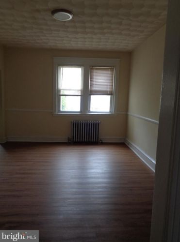 19 38th St, Wilmington, DE 19802-2323