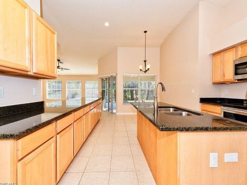 7117 Timberland Cir, Naples FL  34109-7839 exterior