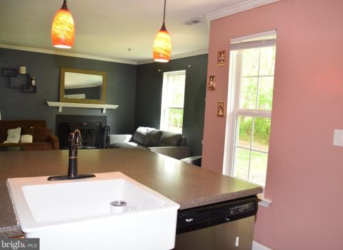 216 Stone Hurst Ct, New Castle DE  19720-3946 exterior