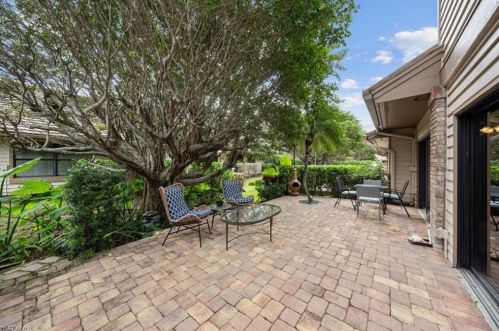 4018 Crayton Rd, Naples FL  34103-3533 exterior