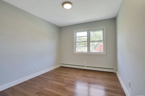 2 Maison Dr, Holbrook NY  11741-1314 exterior