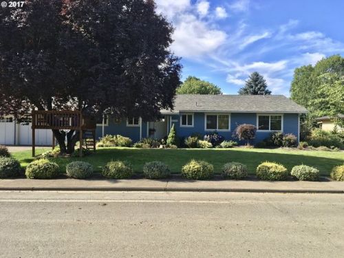 1250 Hayes St, Woodburn, OR 97071-4308