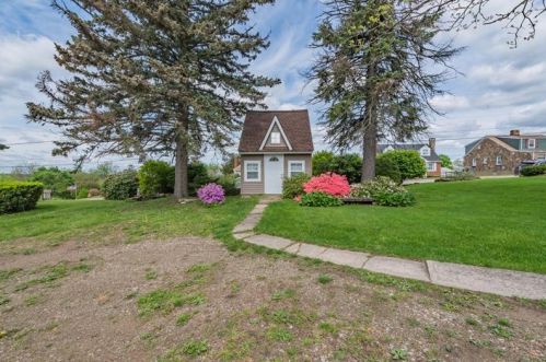 1008 Frank Ave, Jeannette PA  15644-1534 exterior