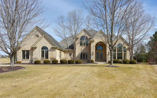1702 Cedar Bnd, Chenequa, WI 53029-8664