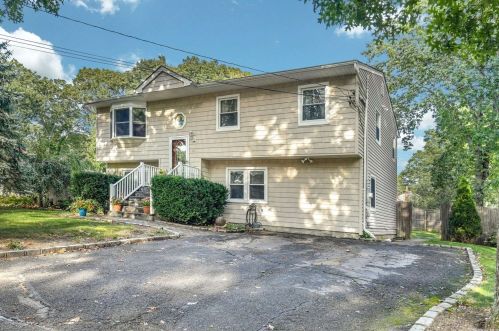 63 Forest Ave, Lake Grove, NY 11755-1537