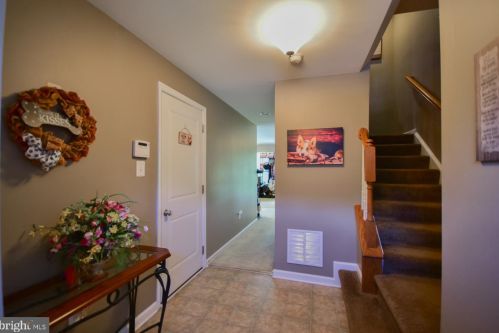 146 Gauley River Path, Falling Waters, WV 25419-4405