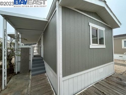 321 3rd Ave, Pacifica CA  94044-2204 exterior