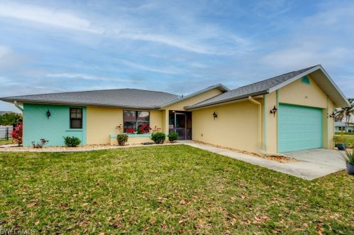 1708 3rd Pl, Cape Coral, FL 33991-3413