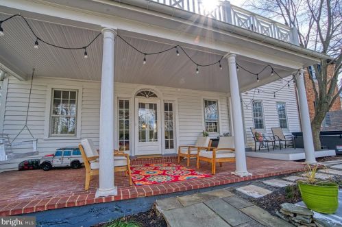 102 Cornwall St, Leesburg VA 20176-2804 exterior