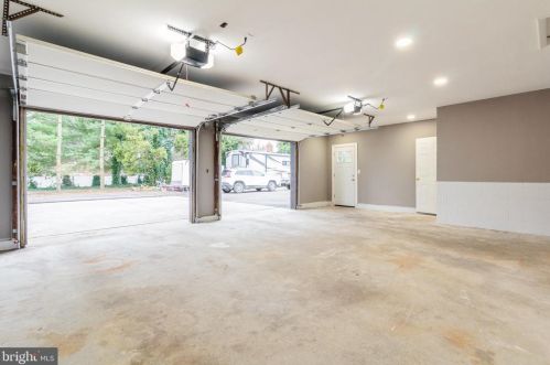 891 Kings Hwy, Pilesgrove NJ  08098-5456 exterior