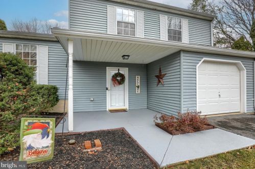 219 Heather Dr, Harrisburg, PA 17112-3207