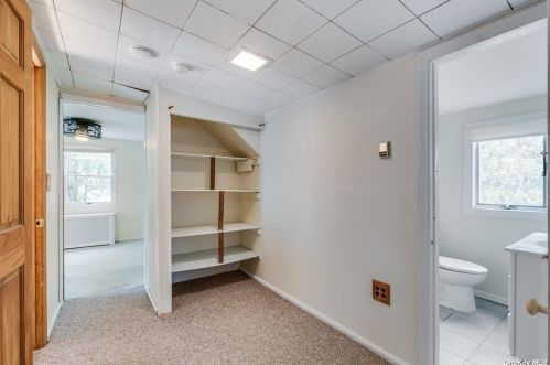 71 Ellen St, Bethpage NY  11714-2924 exterior