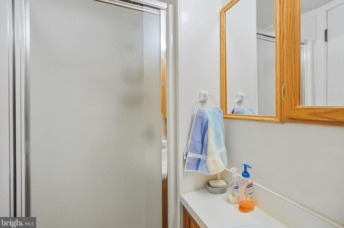 7612 Pollen St, Lorton VA  22079-1636 exterior