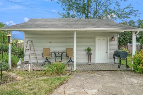 2153 Marshall Dr, Valpo IN  46385-5429 exterior