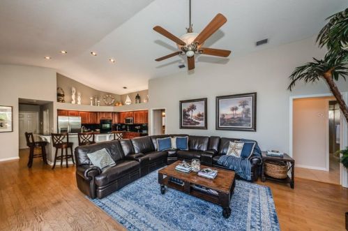 4811 Cross Pointe Dr, Oldsmar FL 34677-5202 exterior