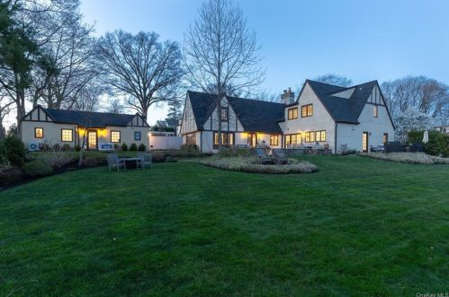 553 Manor Ridge Rd, New Rochelle, NY 10803-2317