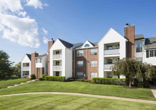100 Polo Run Dr, Yardley PA  19067-7201 exterior