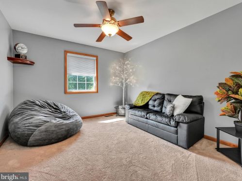 23 Grey Hawk Dr, Molino PA  17961-9172 exterior