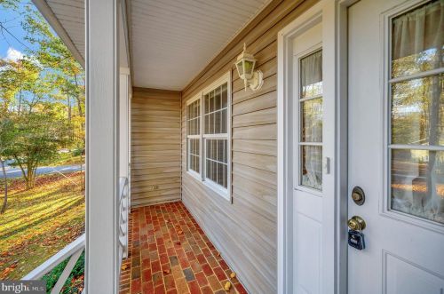 201 Beachside Cv, Locust Grove, VA 22508-5365