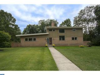 8306 Macarthur Rd, Ardsley, PA 19038-7524