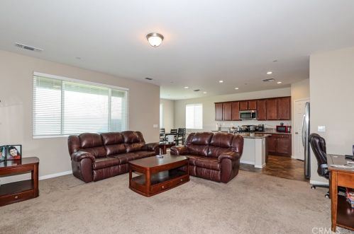 1381 Tevin Way, Madera CA  93637-6508 exterior