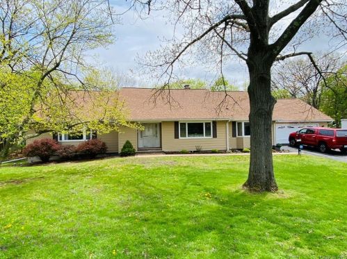 12 Sharon Ct, Cornwall Hud, NY 12520-1425