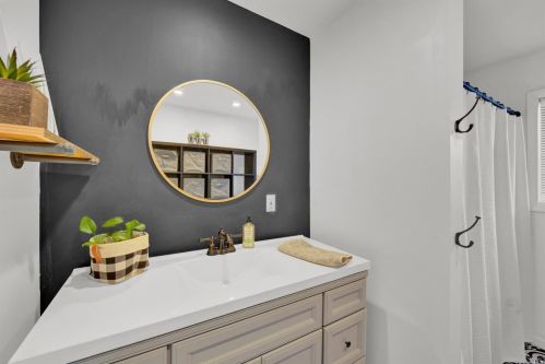 205 Kendal St, Vacaville CA 95688-3827 exterior