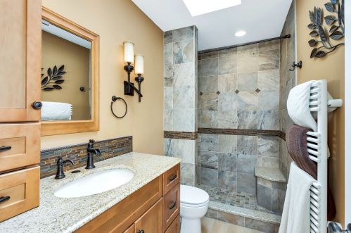 4 Magenta Ln, Elwood NY  11731-5116 exterior