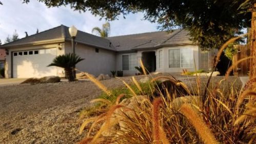 3920 Acequia Ave, Visalia, CA 93292-9090