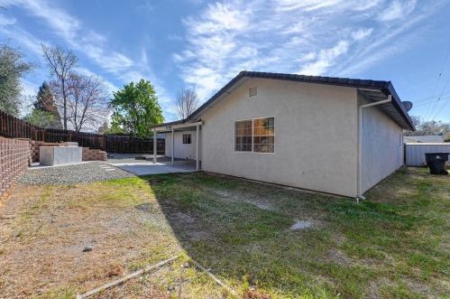 6351 Eldon Ave, Loomis CA  95650-8803 exterior