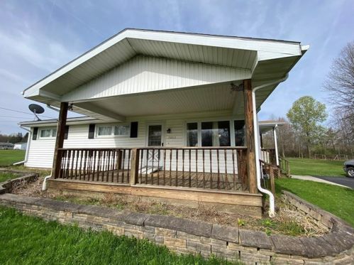 2002 Arlington Dr, Greenville, PA 16125-8831