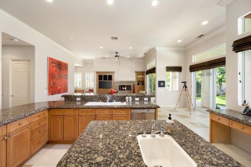 27 Toscana Way, Rancho Mirage CA  92270-1977 exterior