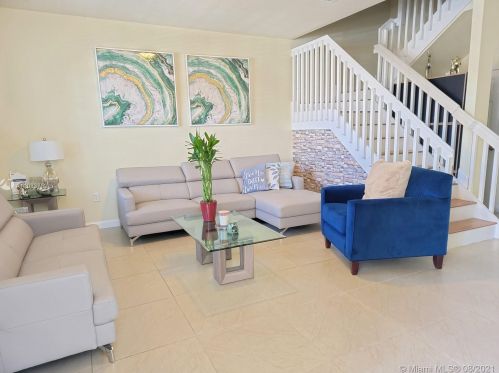 8955 35th Ave, Hialeah, FL 33018-1725