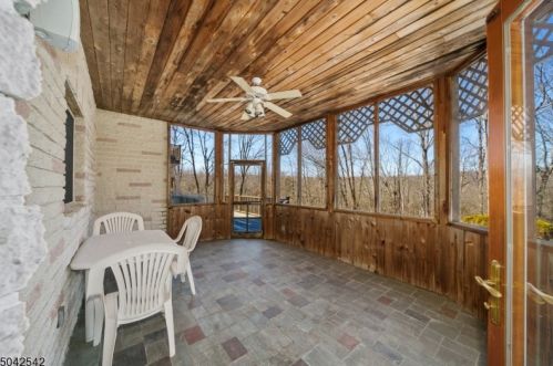 647 Mtn Rd, Sparta NJ  07871-3210 exterior