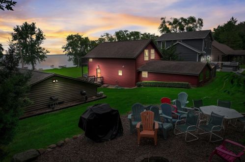 1506 Koshkonong Dr, Edgerton, WI 53534-8793