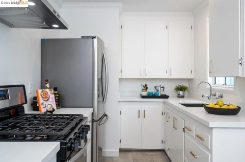 1327 Mariposa St, Richmond CA 94804-5017 exterior