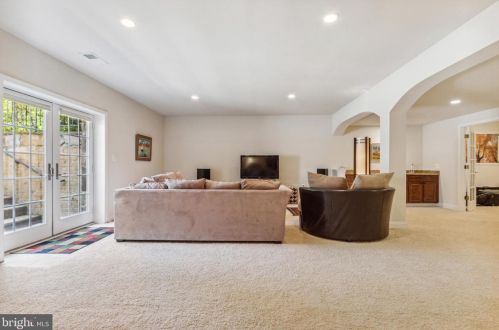 8373 Pedigrue Ct, Gainesville VA  20155-3240 exterior