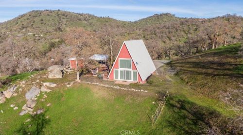 40899 Badger Ln, Orange Cove, CA 93675-9703